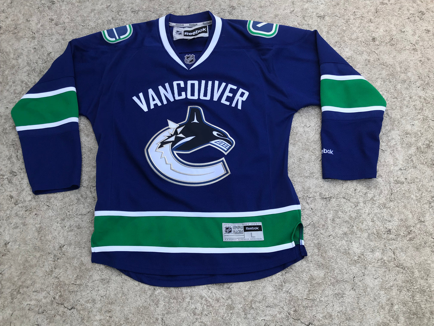 Hockey Jersey Men's Size Large Reebok Vanouver Canucks As New