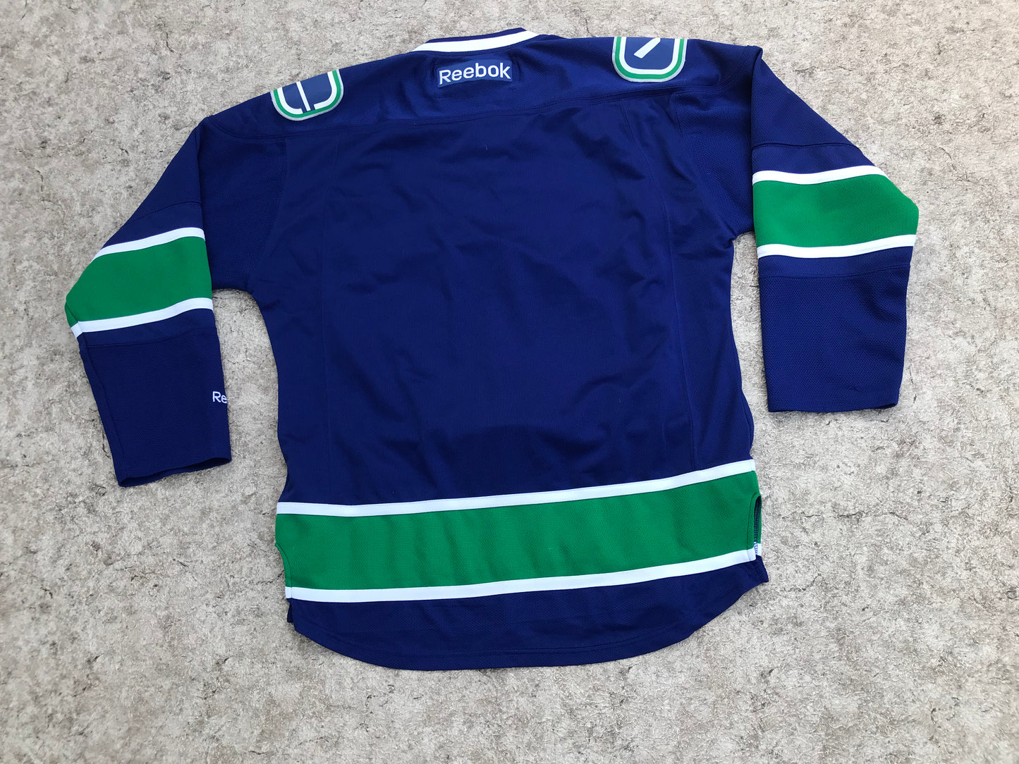Hockey Jersey Men's Size Large Reebok Vanouver Canucks As New