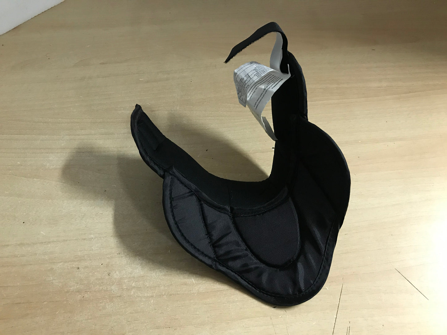 Hockey Neck Guard Child Size 10 inch Age 4-8 Hespeler New Demo Model