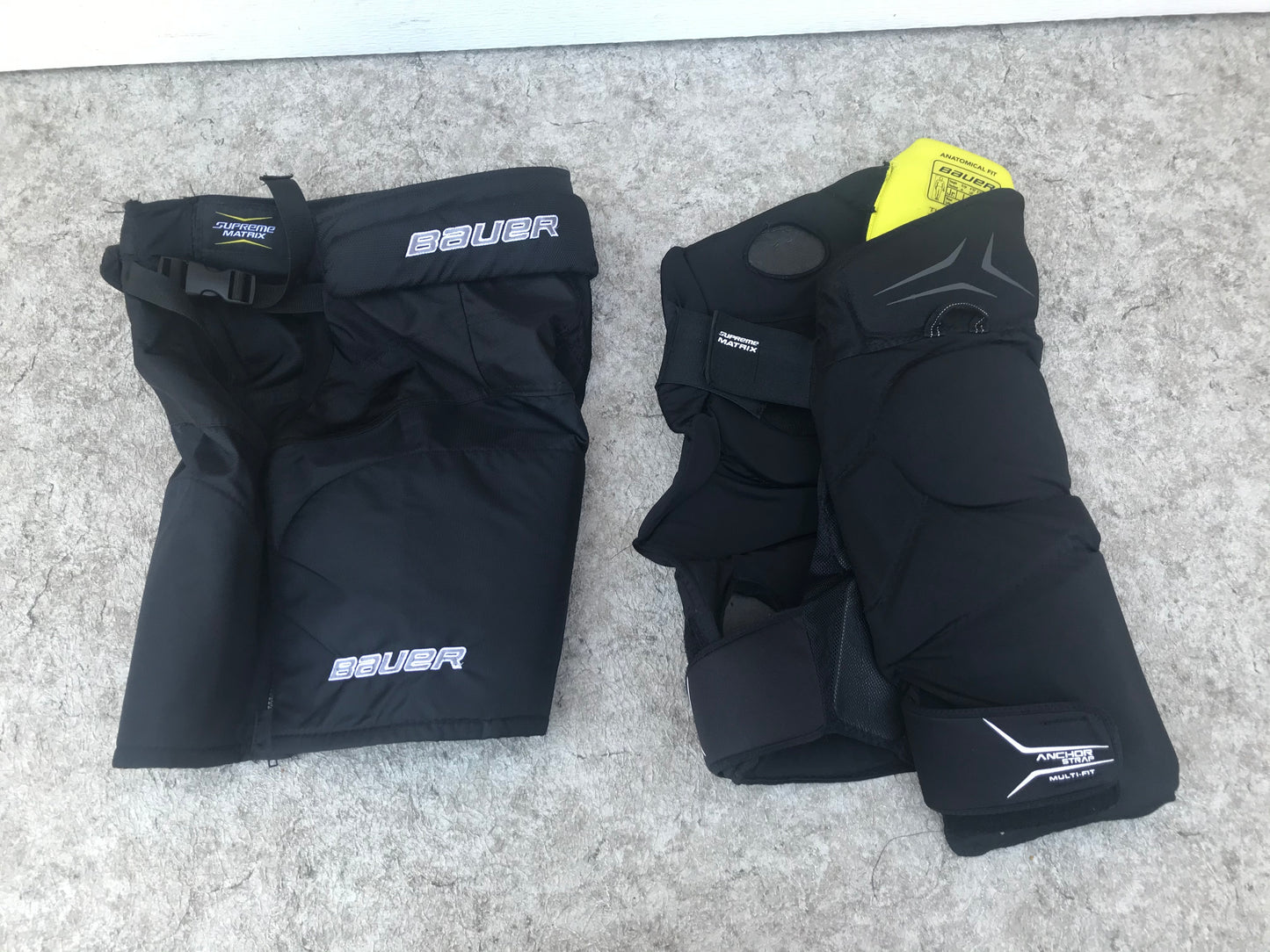 Hockey Pants Child Size Junior Large Bauer Supreme Matrix 2pc Set With Girdle Outstanding Quality