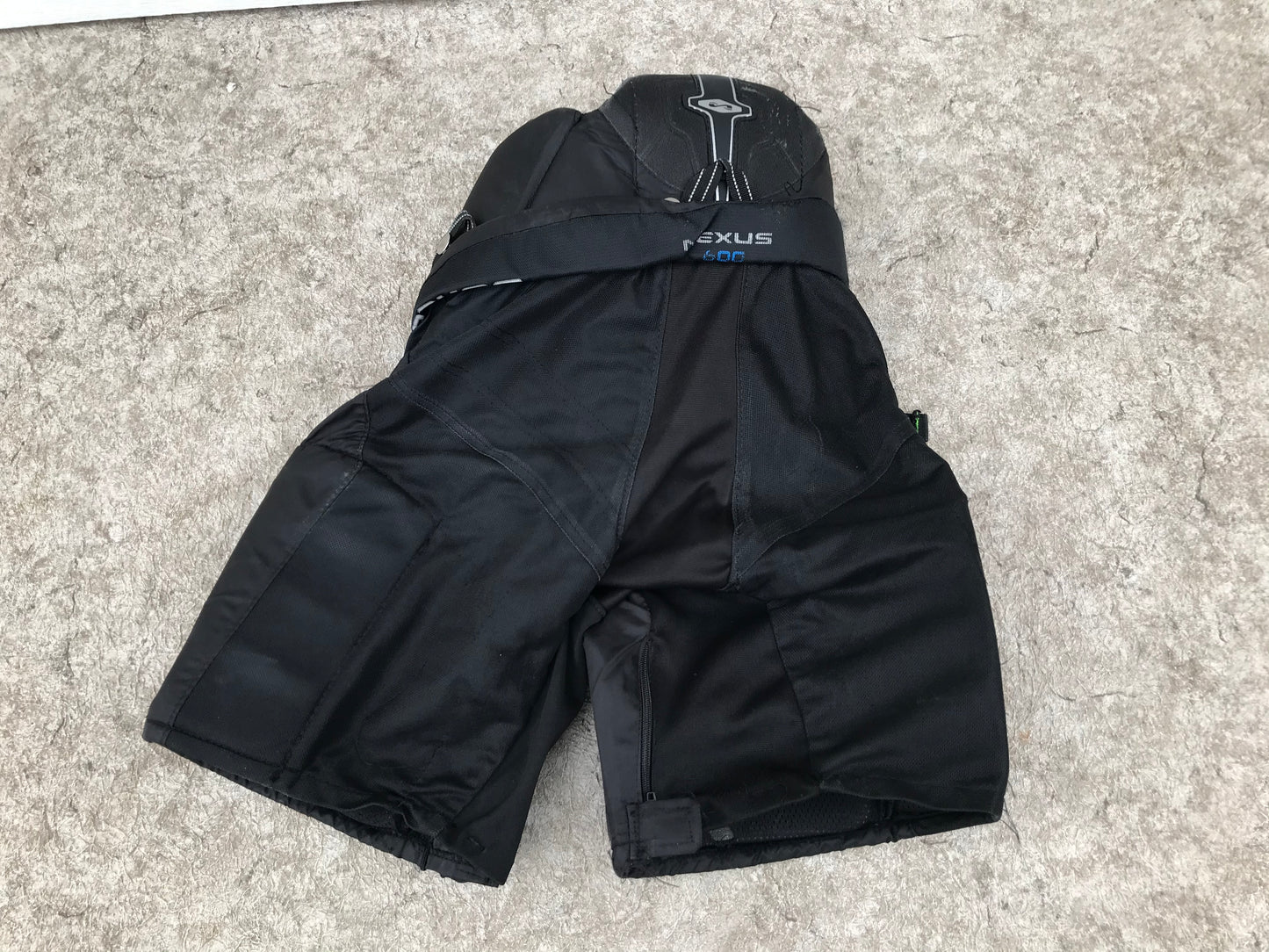 Hockey Pants Child Size Junior Medium Bauer Nexus 600 Black Blue