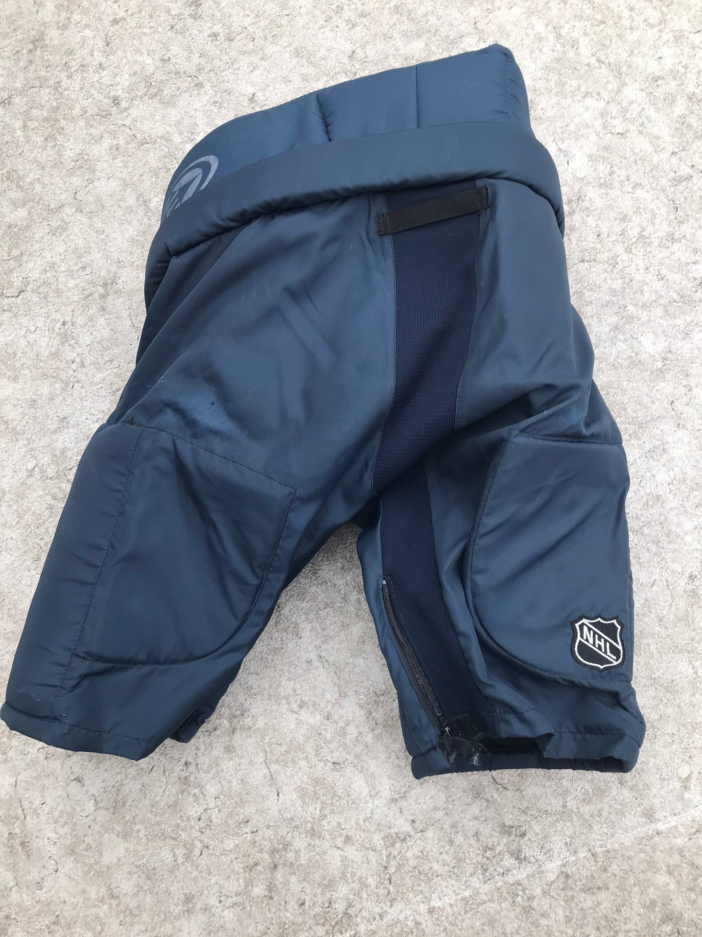 Hockey Pants Men's Size Medium Vintage NHL Vancouver Canucks Pro Stock Easton Air Pants Marine Blue RARE Collectible