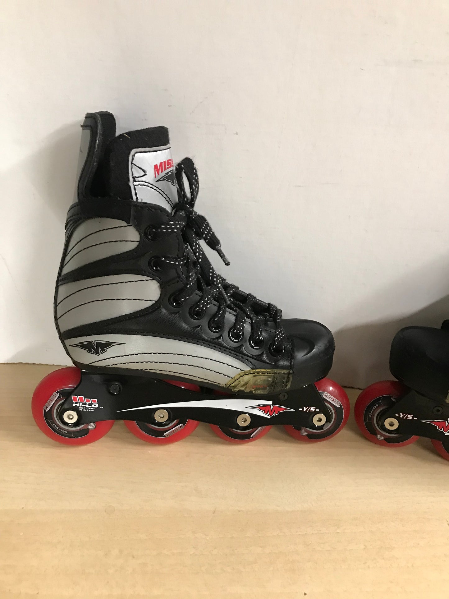 Hockey Roller Hockey Skates Child Size 12 E Shoe Size Mission Black Red Rubber Wheels Excellent