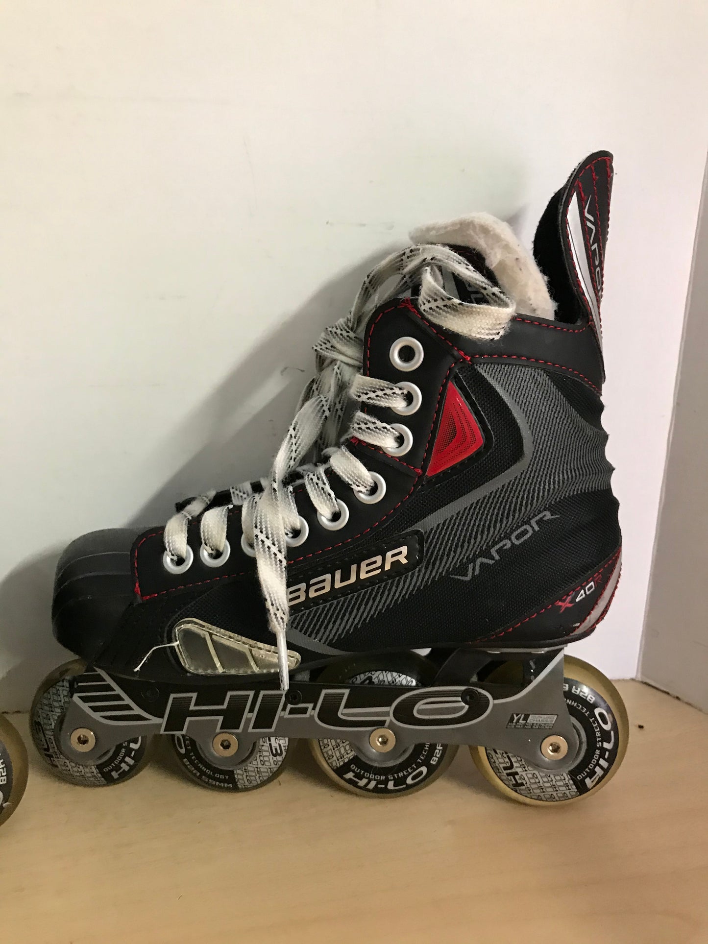 Hockey Roller Hockey Skates Child Size 3 Shoe Size Bauer Vapor X40 Excellent