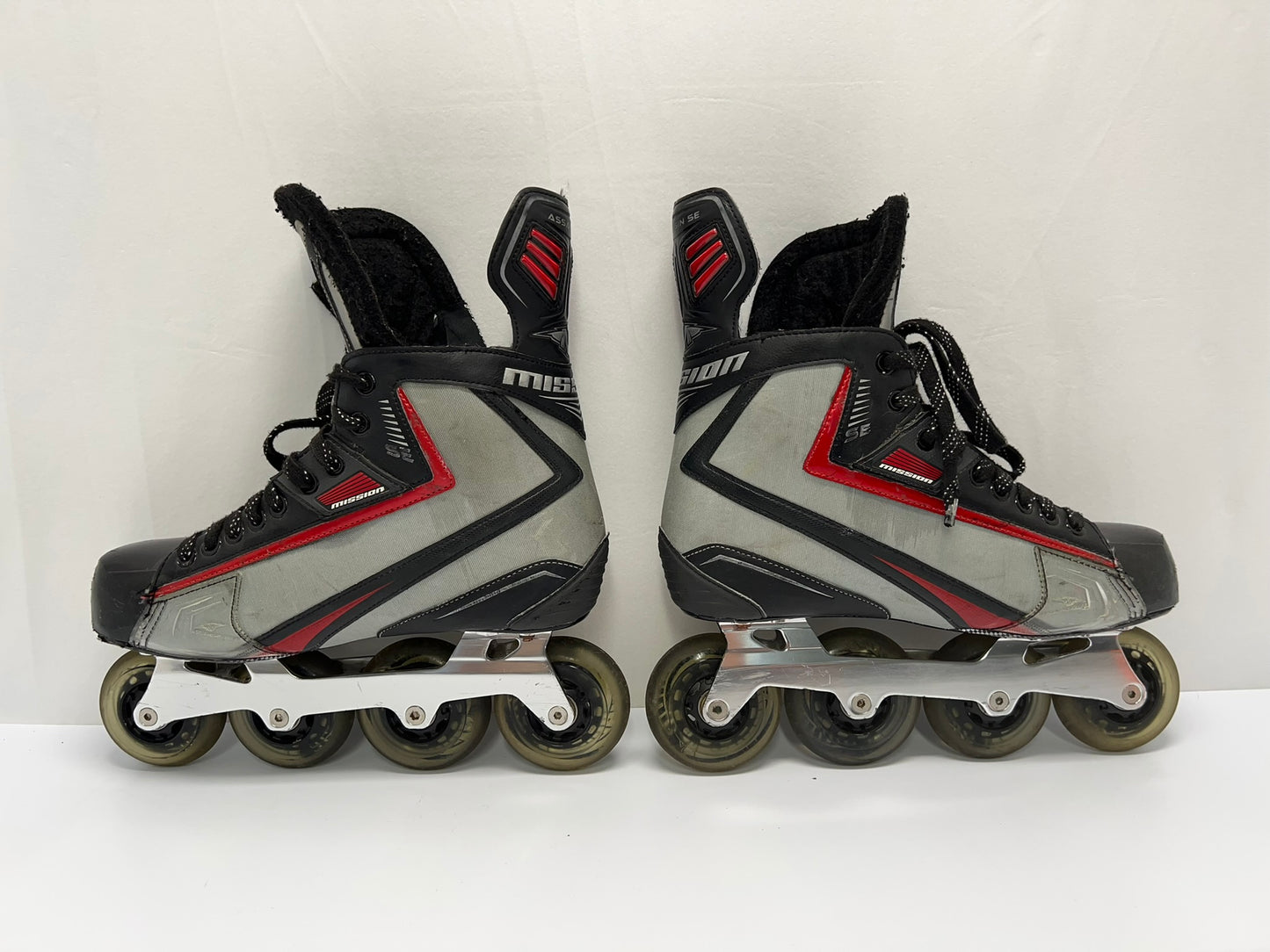 Hockey Roller Hockey Skates Men's Size 10.5 Shoe Size Mission Black Grey Red Rubber Wheels Excellent
