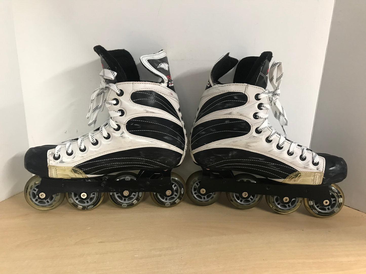 Hockey Roller Hockey Skates Men's Size 10 E Mission 1500 Minor Wear