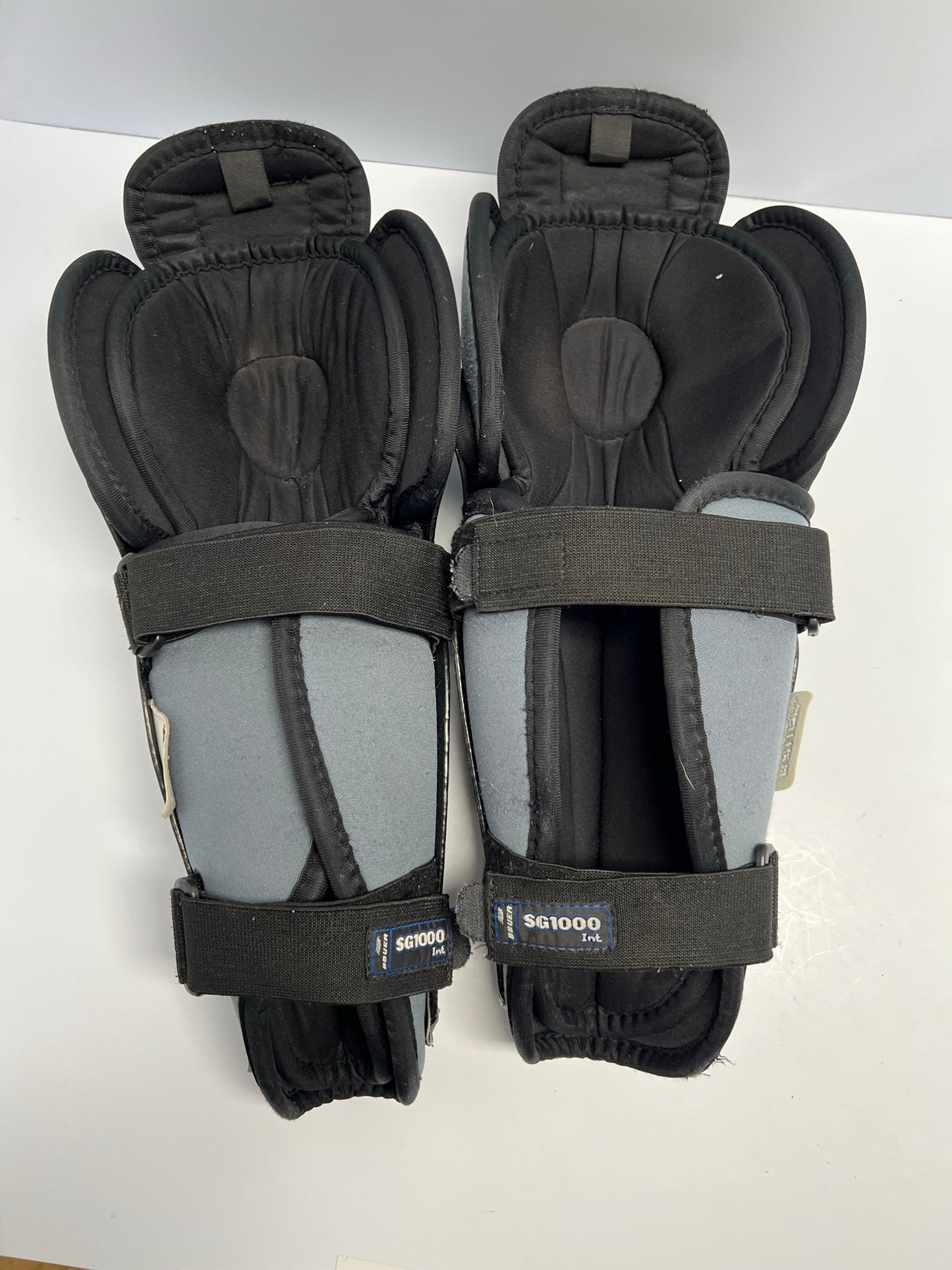 Hockey Shin Pad 13 inch Bauer Supreme 1000 Black Grey Minor Wear