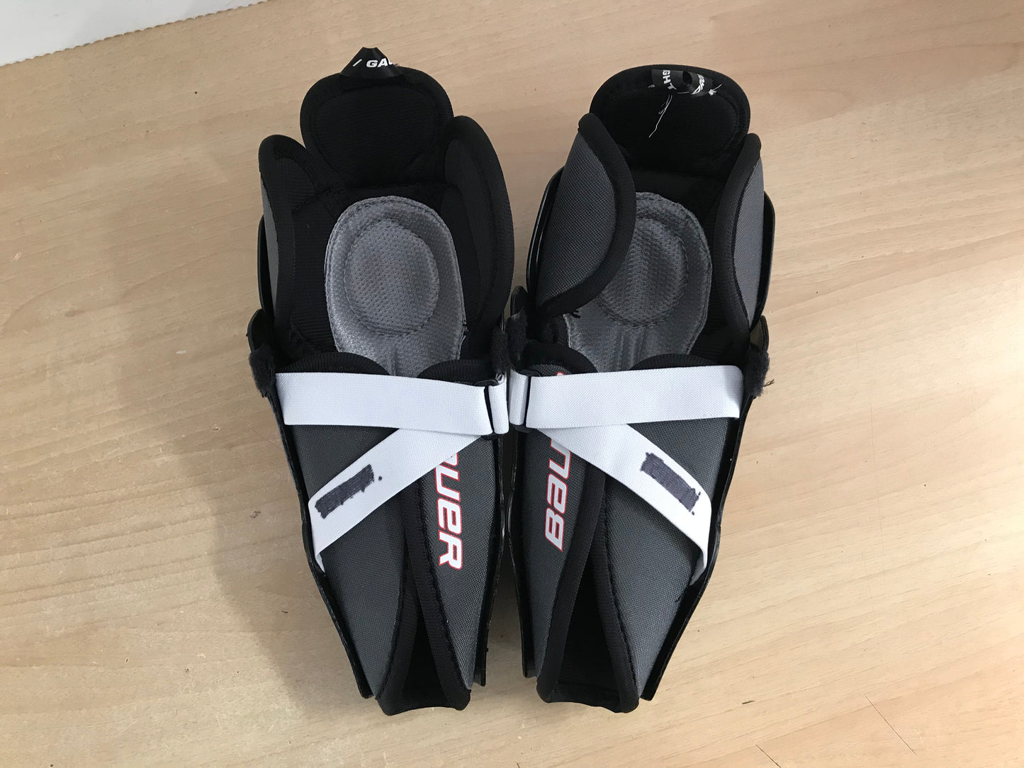 Hockey Shin Pad Child Size 9 inch Bauer Sport Red Black Excellent