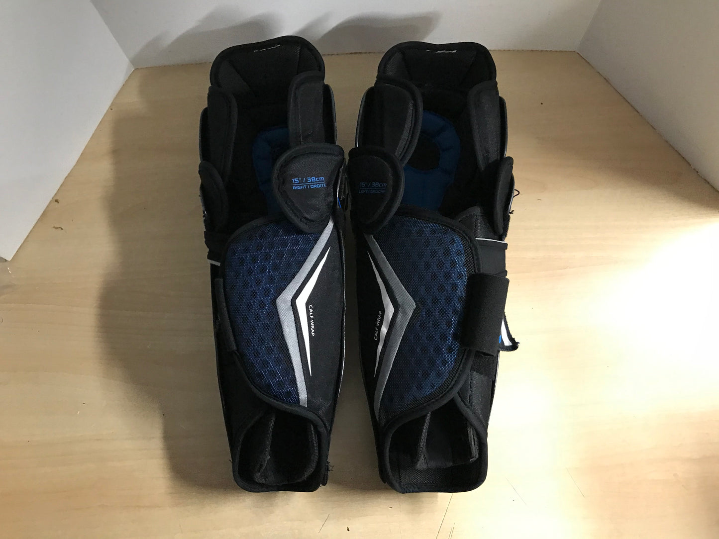 Hockey Shin Pads Men's Size 15 inch Bauer Supreme One.8 Black Blue Calf Wrap