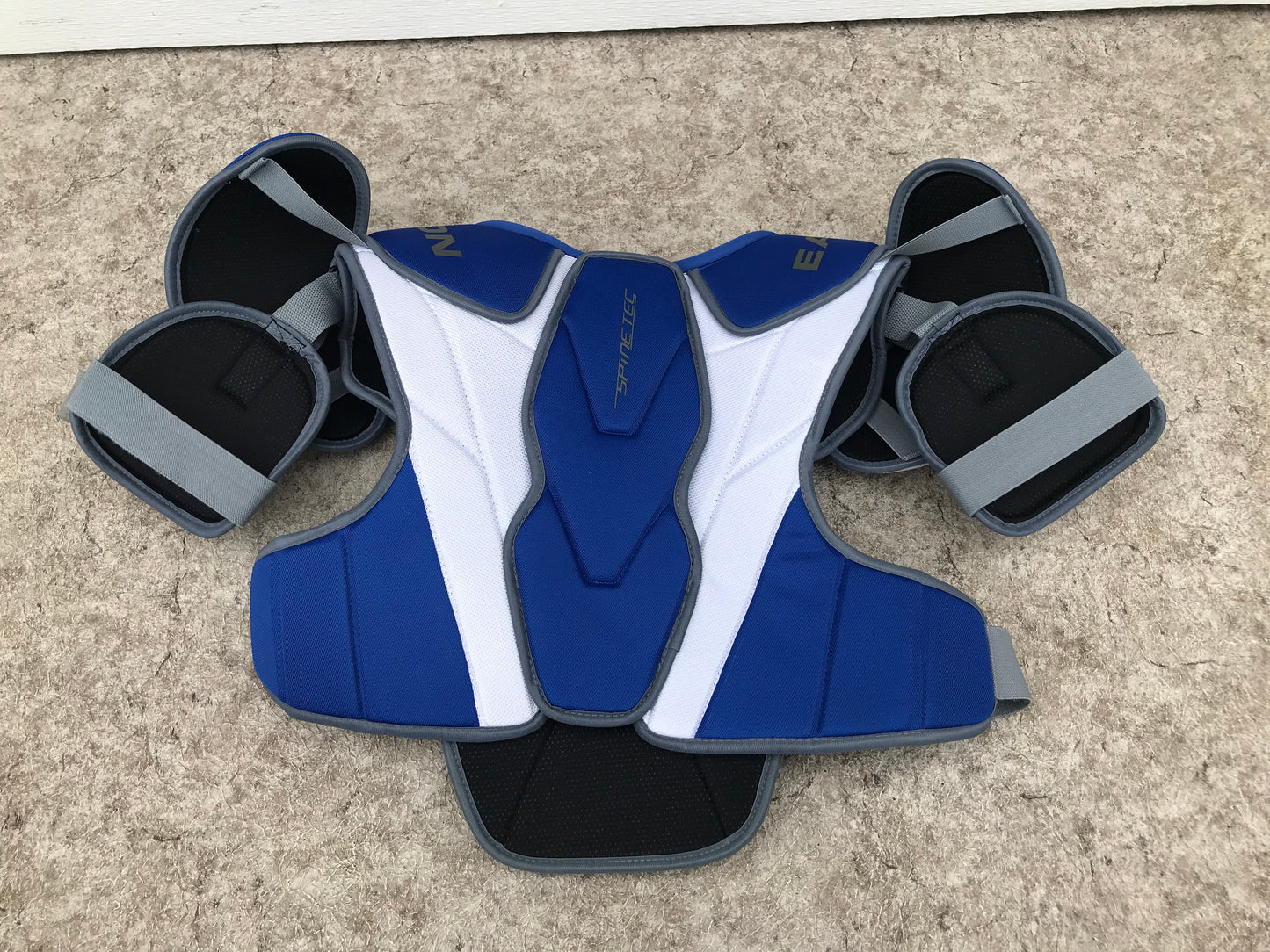Hockey Shoulder Chest Pad Men's Size X Large Easton Synergy Xtreme Blue Grey White New Demo Model