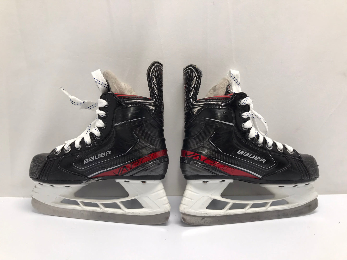Hockey Skates Child Size 1.5 Shoe Size Bauer Vapor
