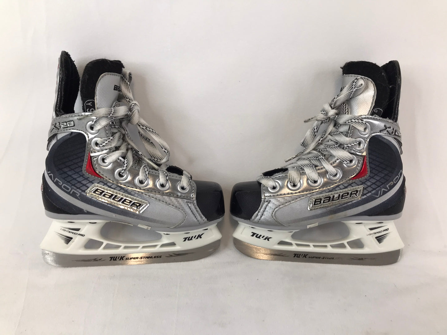 Hockey Skates Child Size 10 Shoe Size Bauer Vapor X.20 New Demo Model