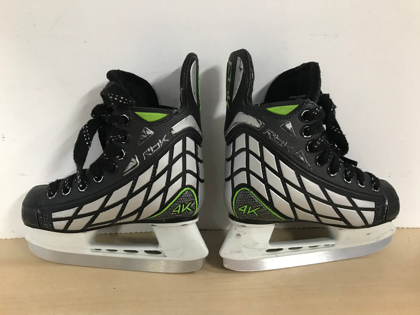 Hockey Skates Child Size 11.5 Shoe Reebok 4K Excellent