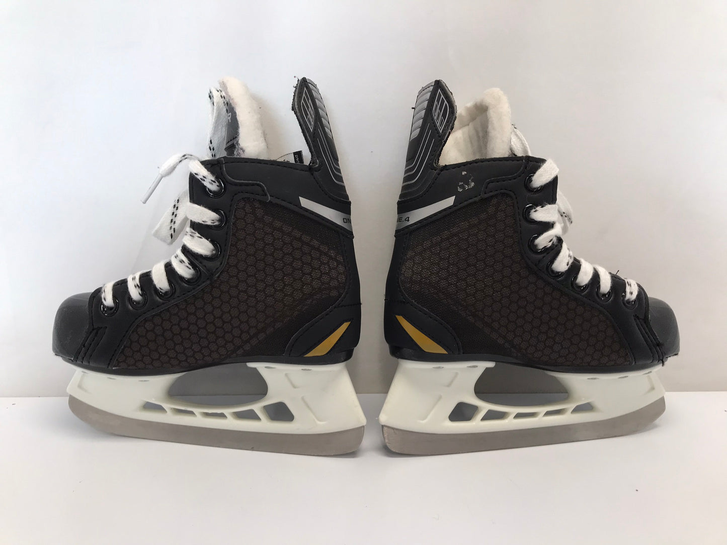 Hockey Skates Child Size 11 Shoe Size Bauer Supreme New Demo Model