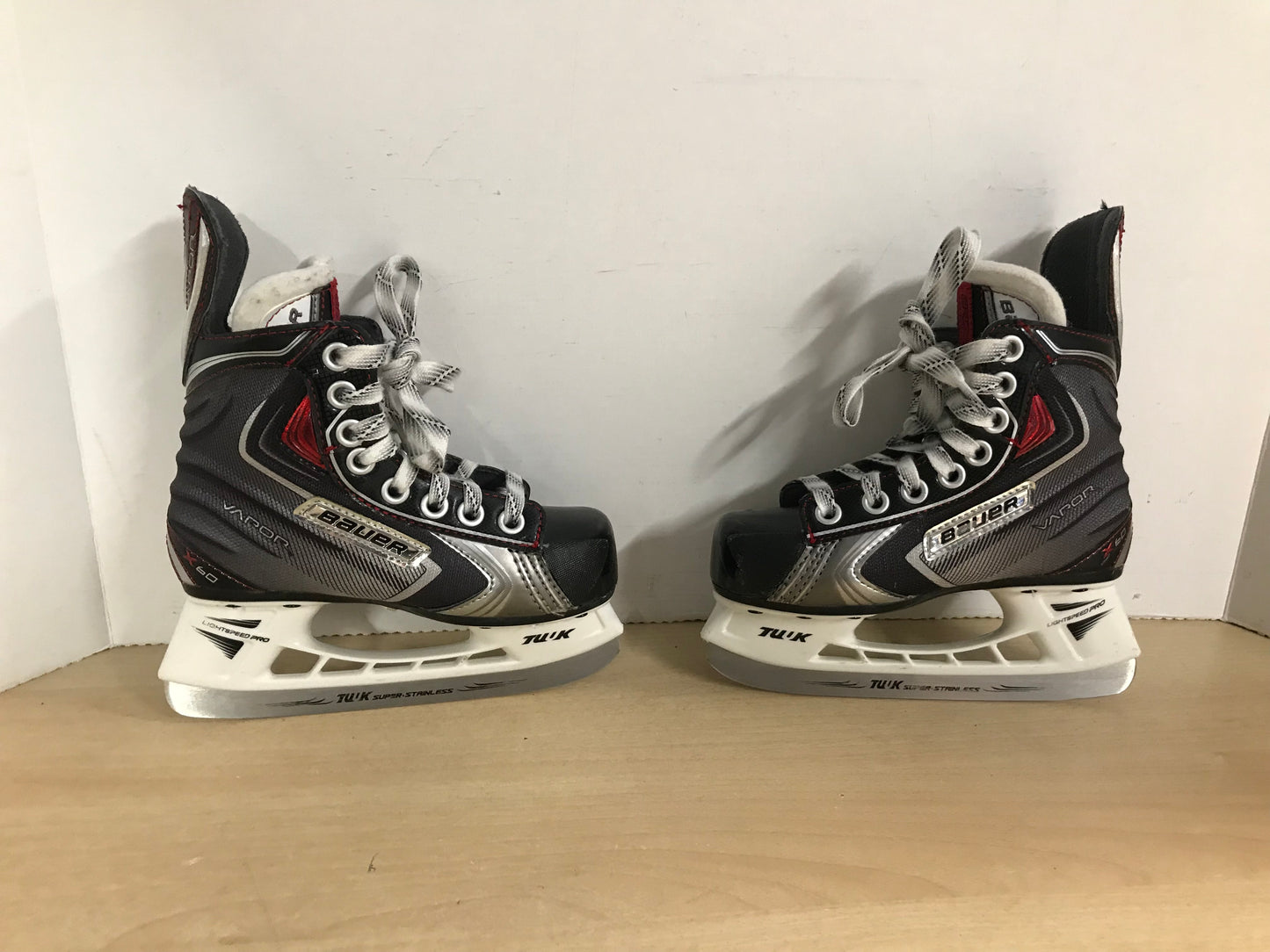Hockey Skates Child Size 12 Shoe Size Bauer Vapor X.60 New Demo Model