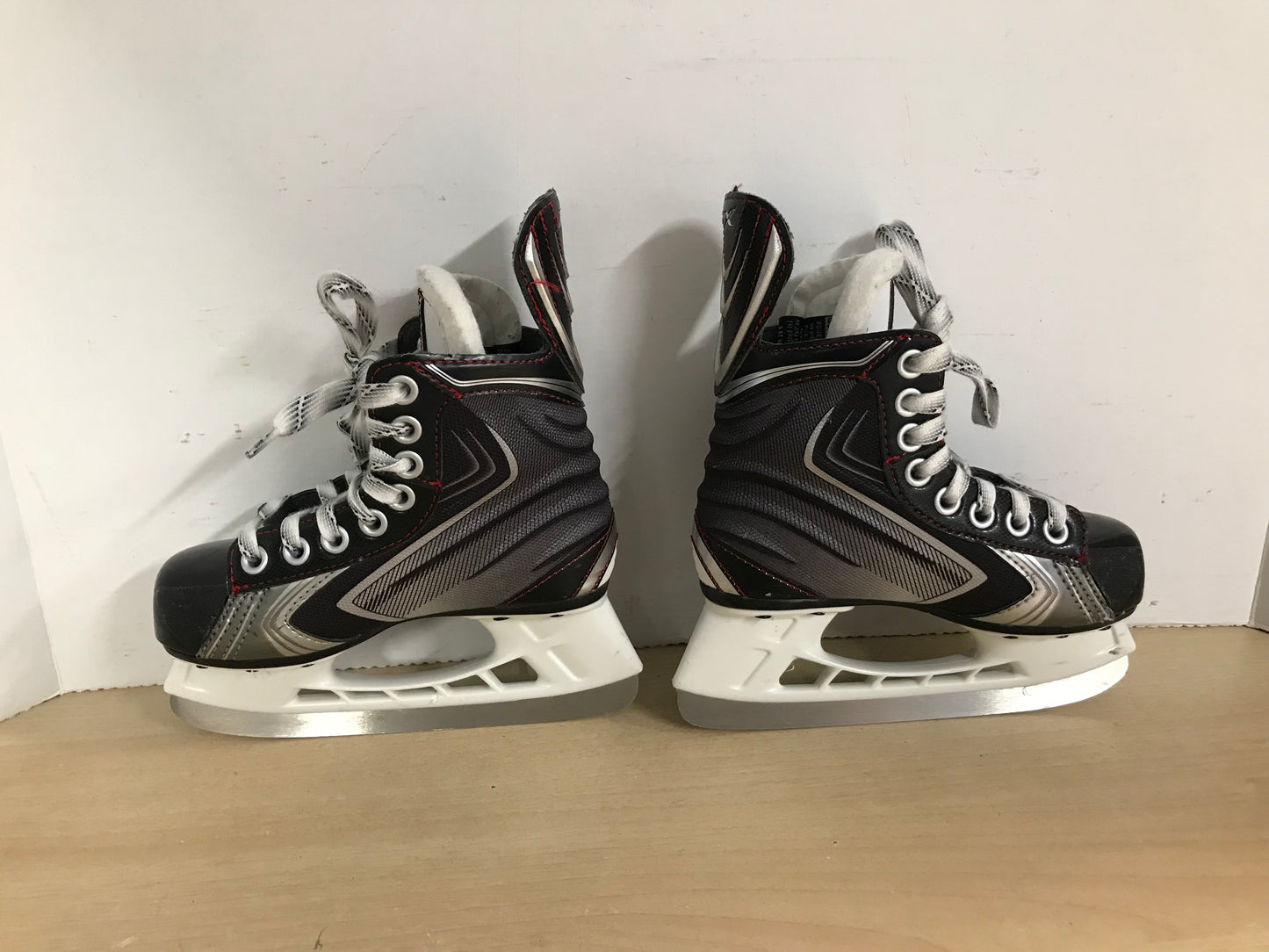 Hockey Skates Child Size 12 Shoe Size Bauer Vapor X.60 New Demo Model