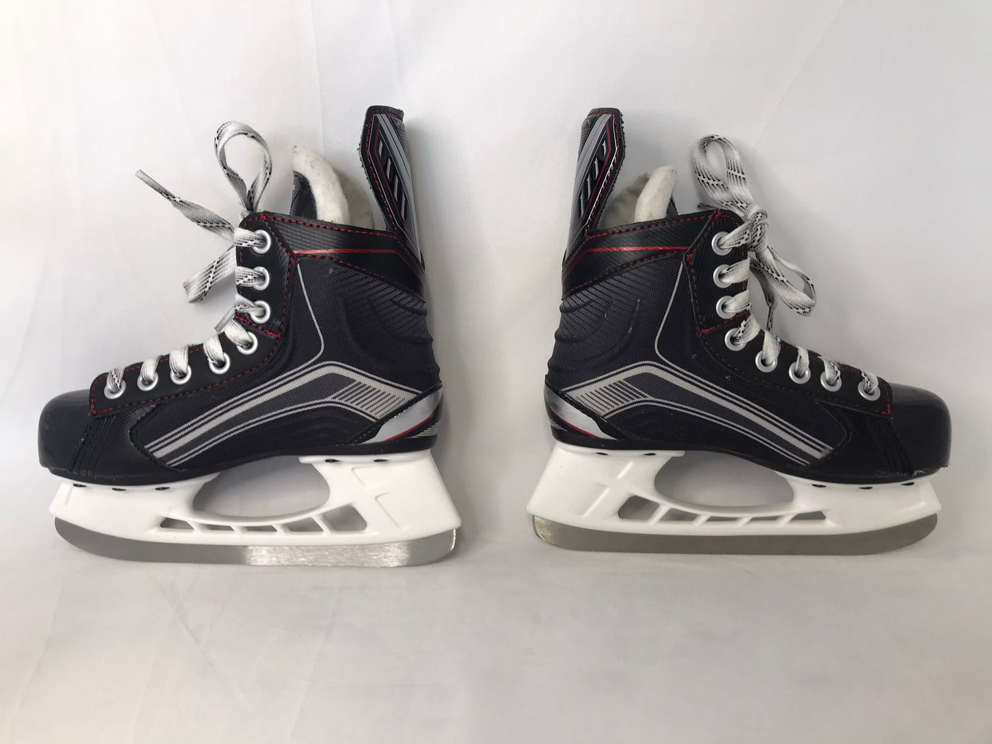 Hockey Skates Child Size 1 Shoe Size Bauer Vapor New Demo Model