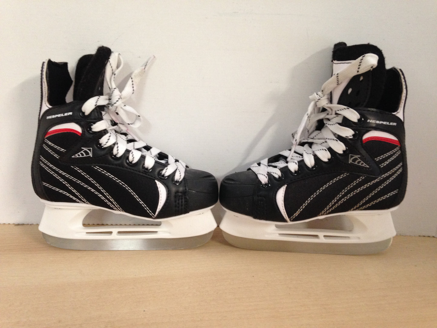 Hockey Skates Child Size 1 Shoe Size Hespeler New Demo