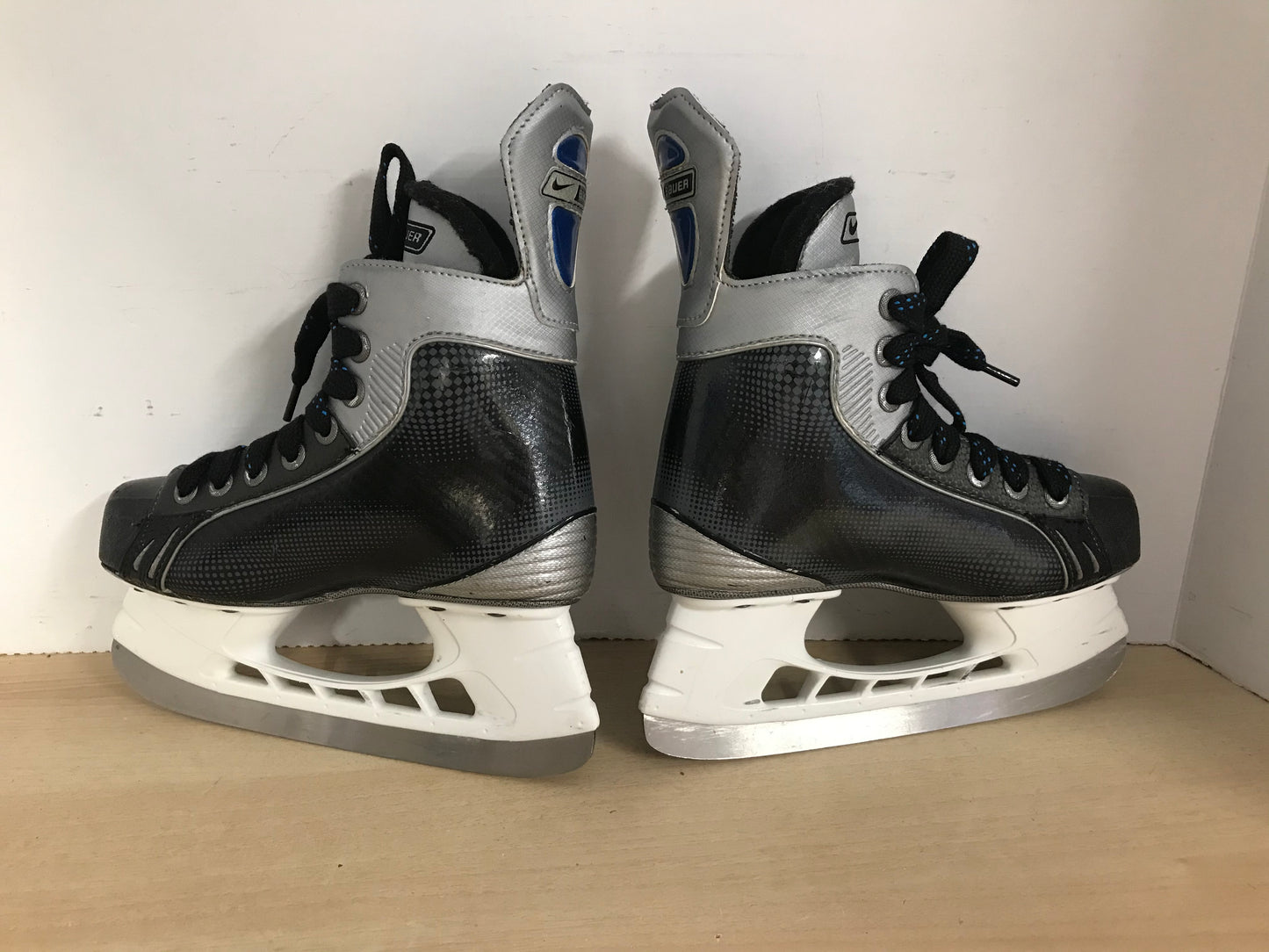 Hockey Skates Child Size 2.5 Shoe Size Bauer Supreme One.45 Minor Wear