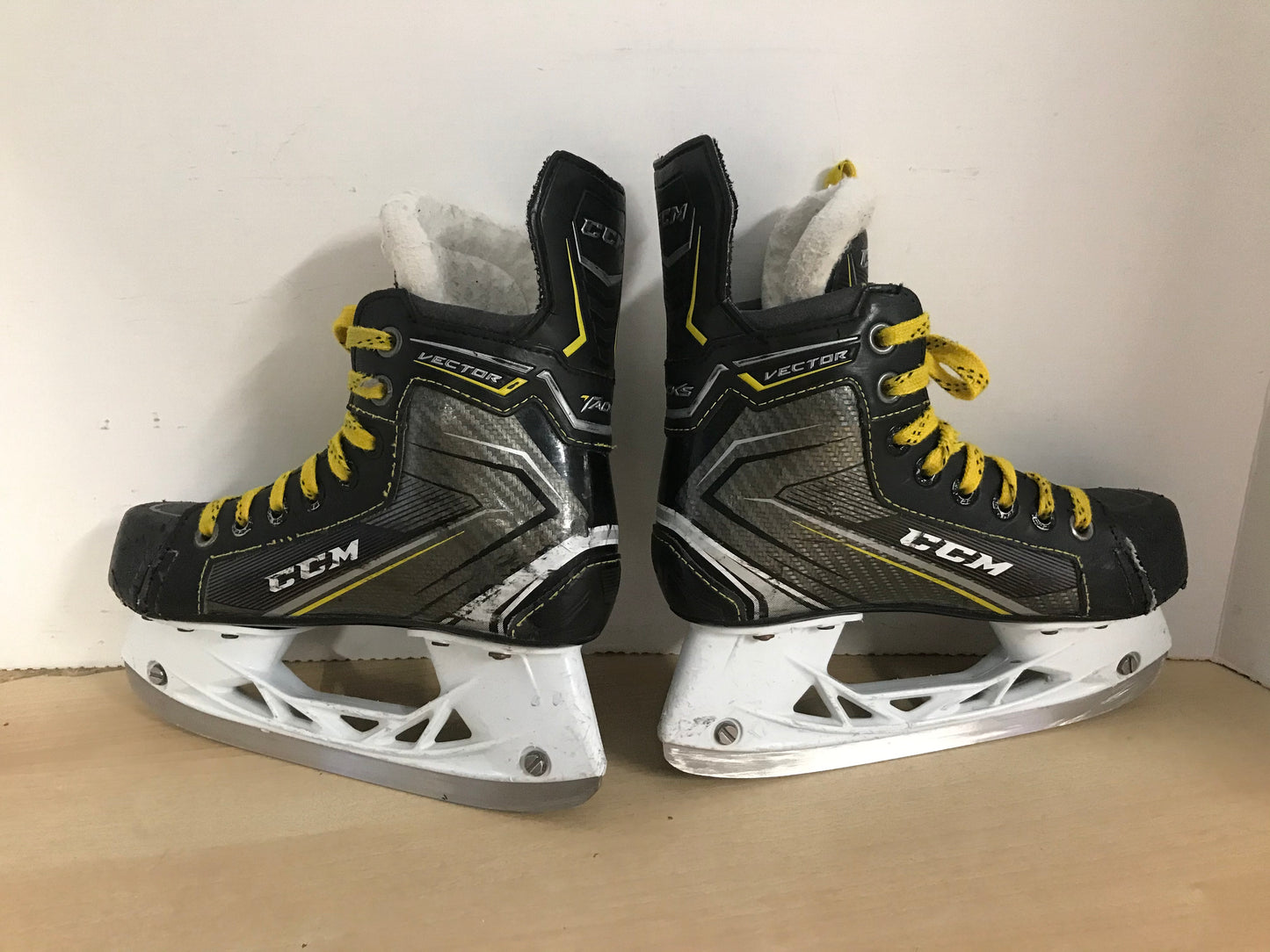Hockey Skates Child Size 2.5 Shoe Size CCM Vector