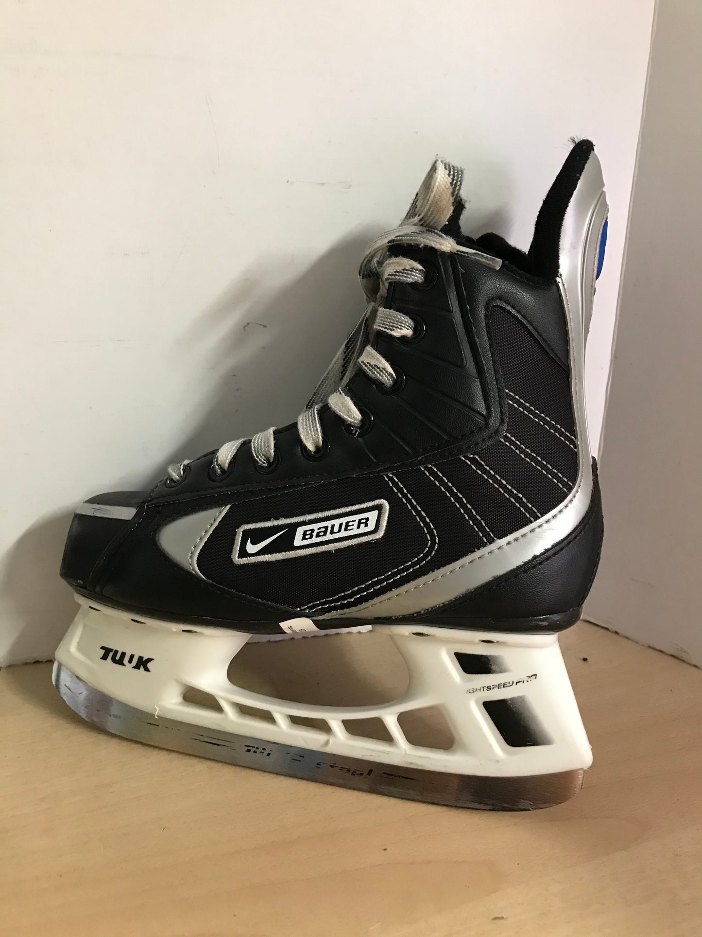 Hockey Skates Child Size 2 Shoe Size Bauer Nike Excellent