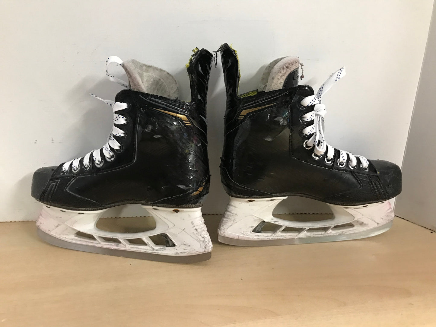 Hockey Skates Child Size 3.5 Shoe Bauer Supreme S29 Minor Wear PT 3440