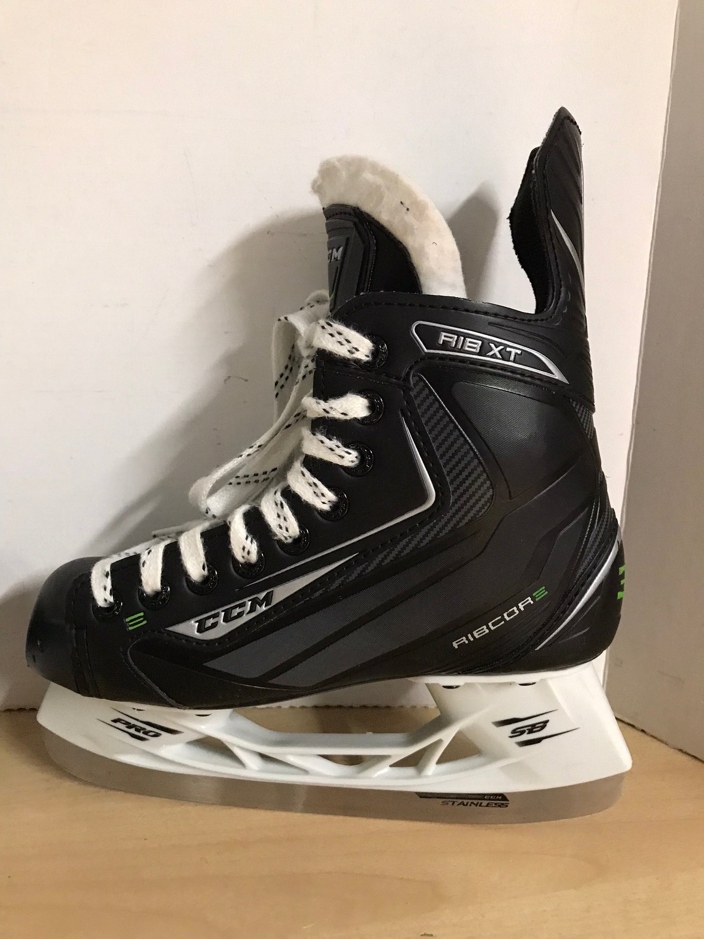 Hockey Skates Child Size 3.5 Shoe Size CCM Ribcore New Demo Model