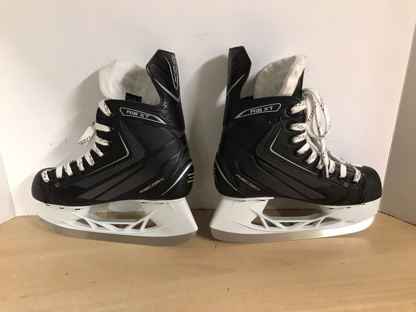 Hockey Skates Child Size 3.5 Shoe Size CCM Ribcore New Demo Model