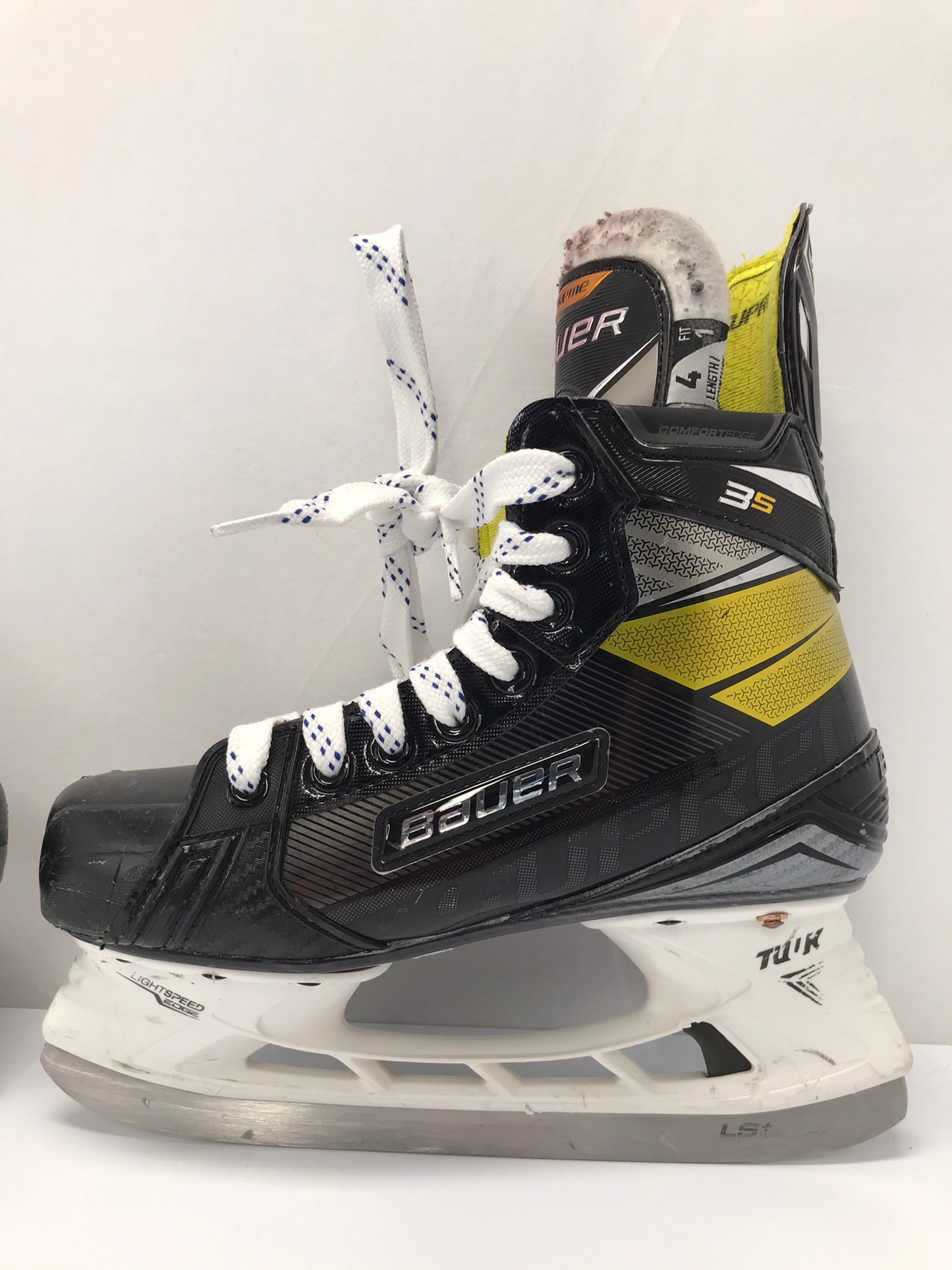 Hockey Skates Child Size 4.5 Shoe Size Bauer 3.5 LS Blades Matrix