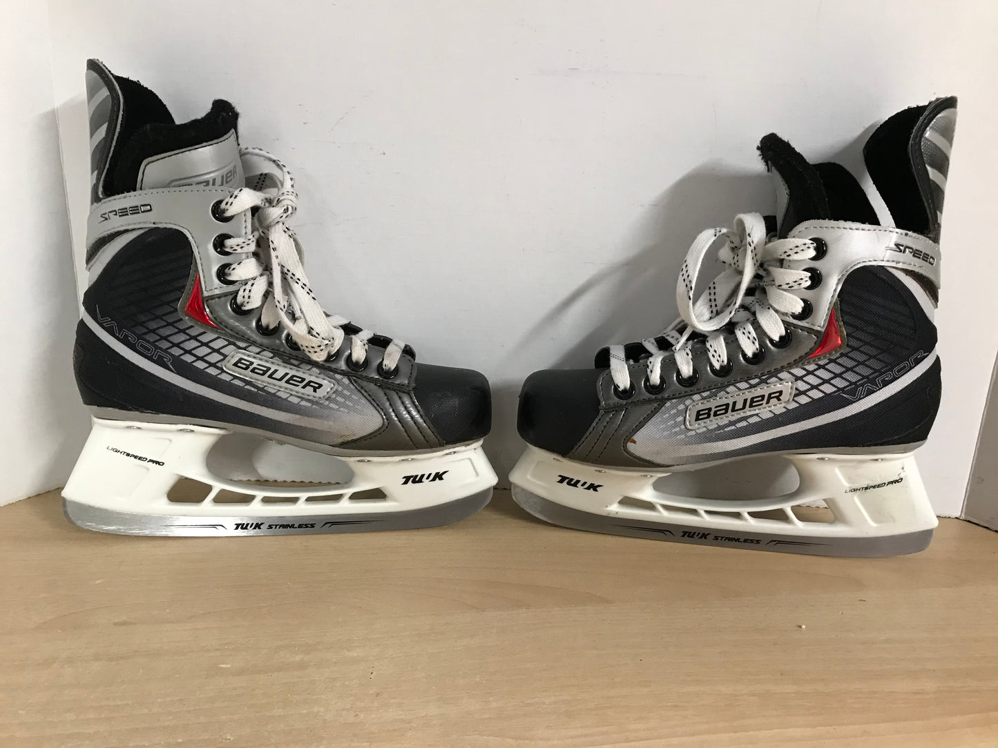 Hockey Skates Child Size 4 Shoe Size Bauer Vapor Excellent