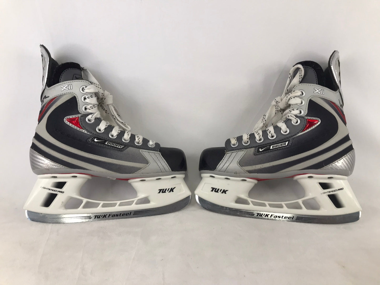 Hockey Skates Child Size 4 Shoe Size Bauer Vapor XII Excellent