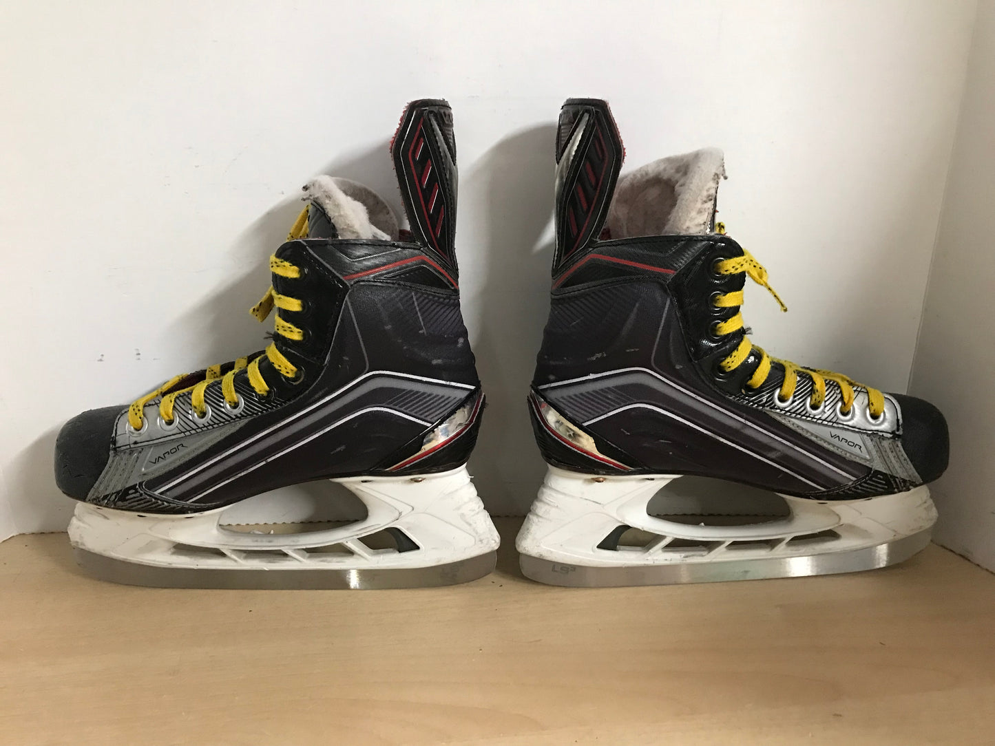 Hockey Skates Child Size 5 Shoe Bauer Vapor X Shift With LG Blades