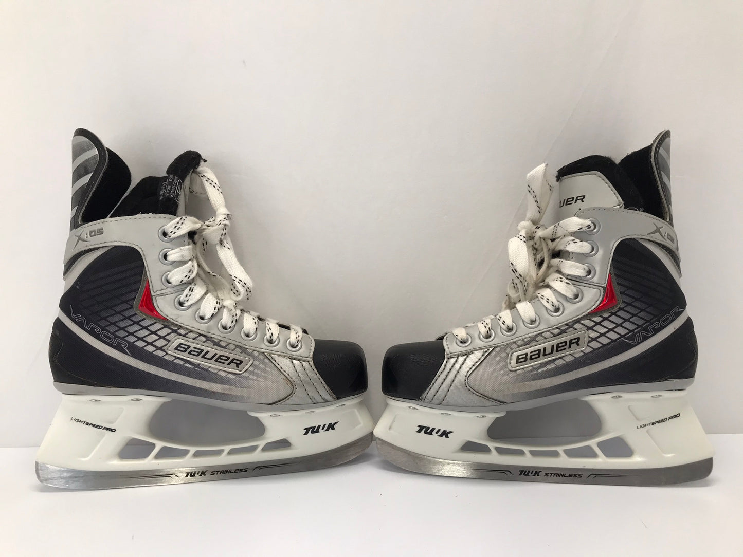 Hockey Skates Child Size 5 Shoe Size Bauer Vapor X.05 Excellent