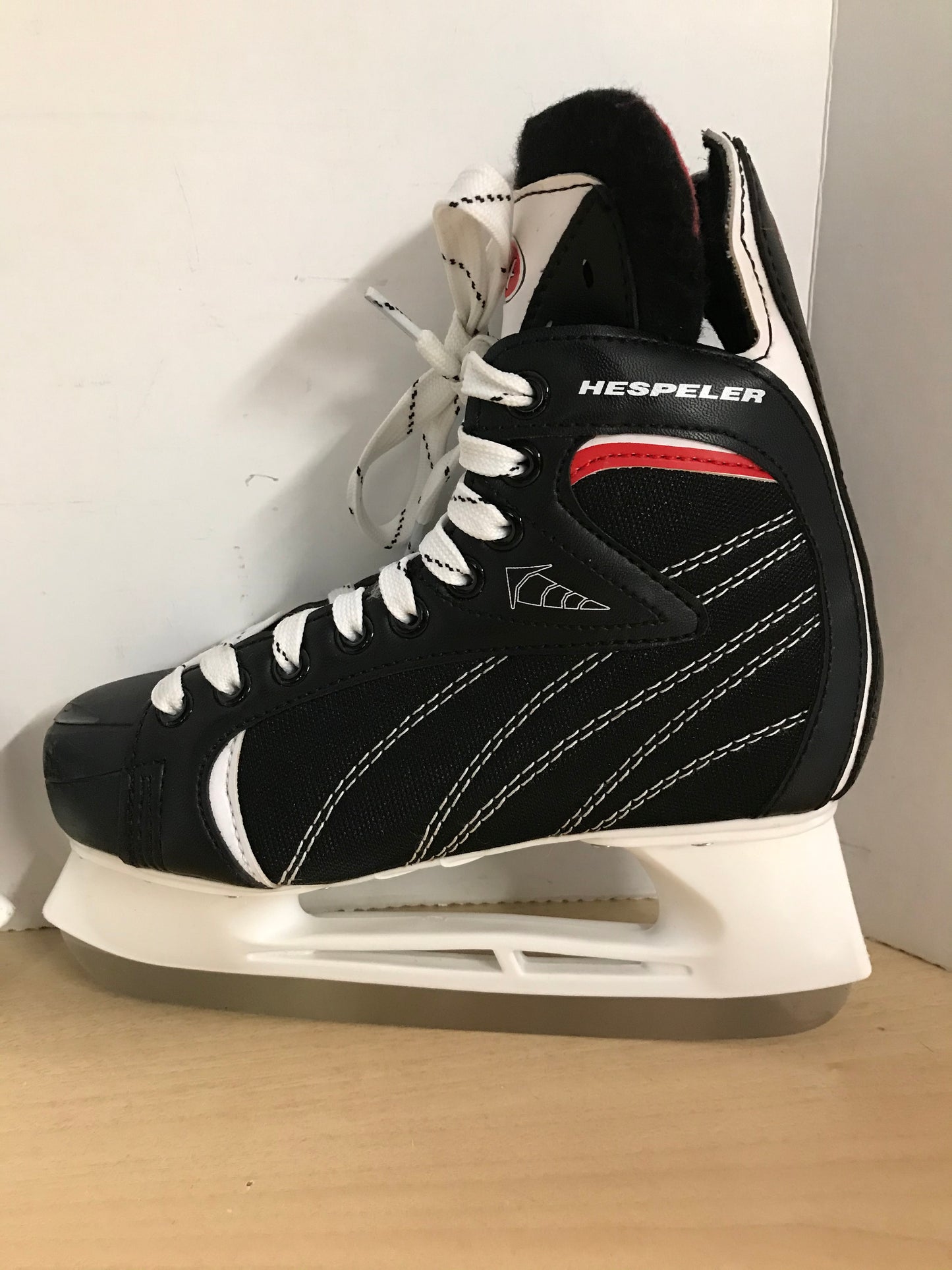 Hockey Skates Child Size 5 Youth Shoe Size Hespeler New Demo Model
