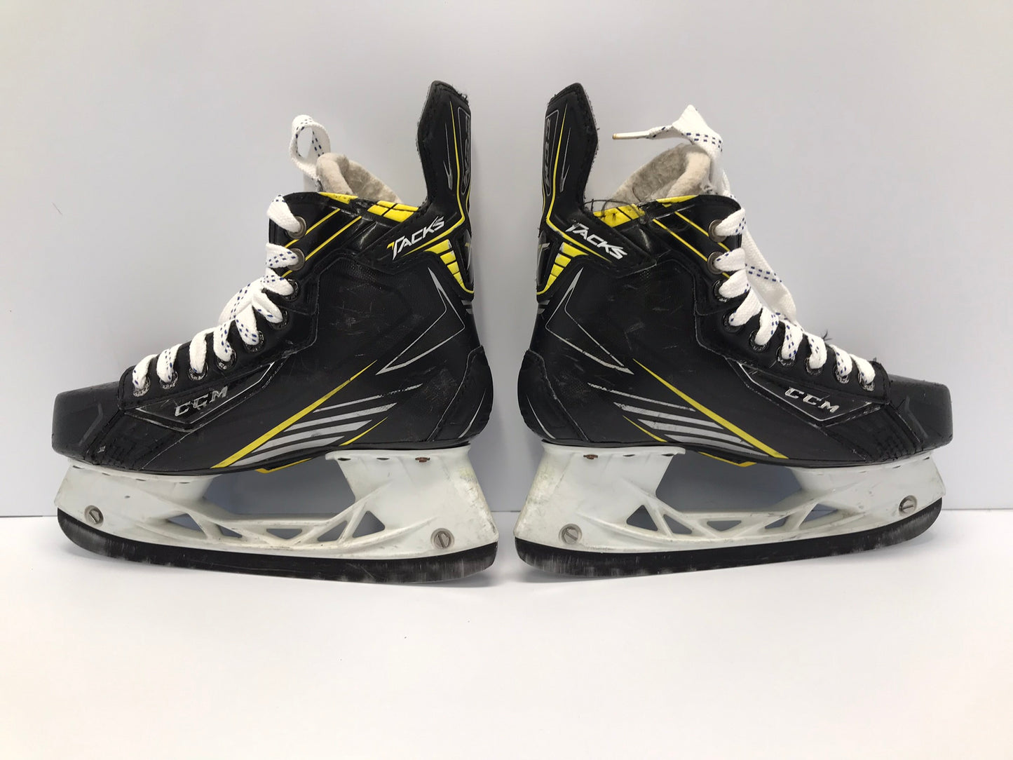 Hockey Skates Child Size 6.5 Junior Shoe Size CCM Tacks Vector Plus Outstanding Quality