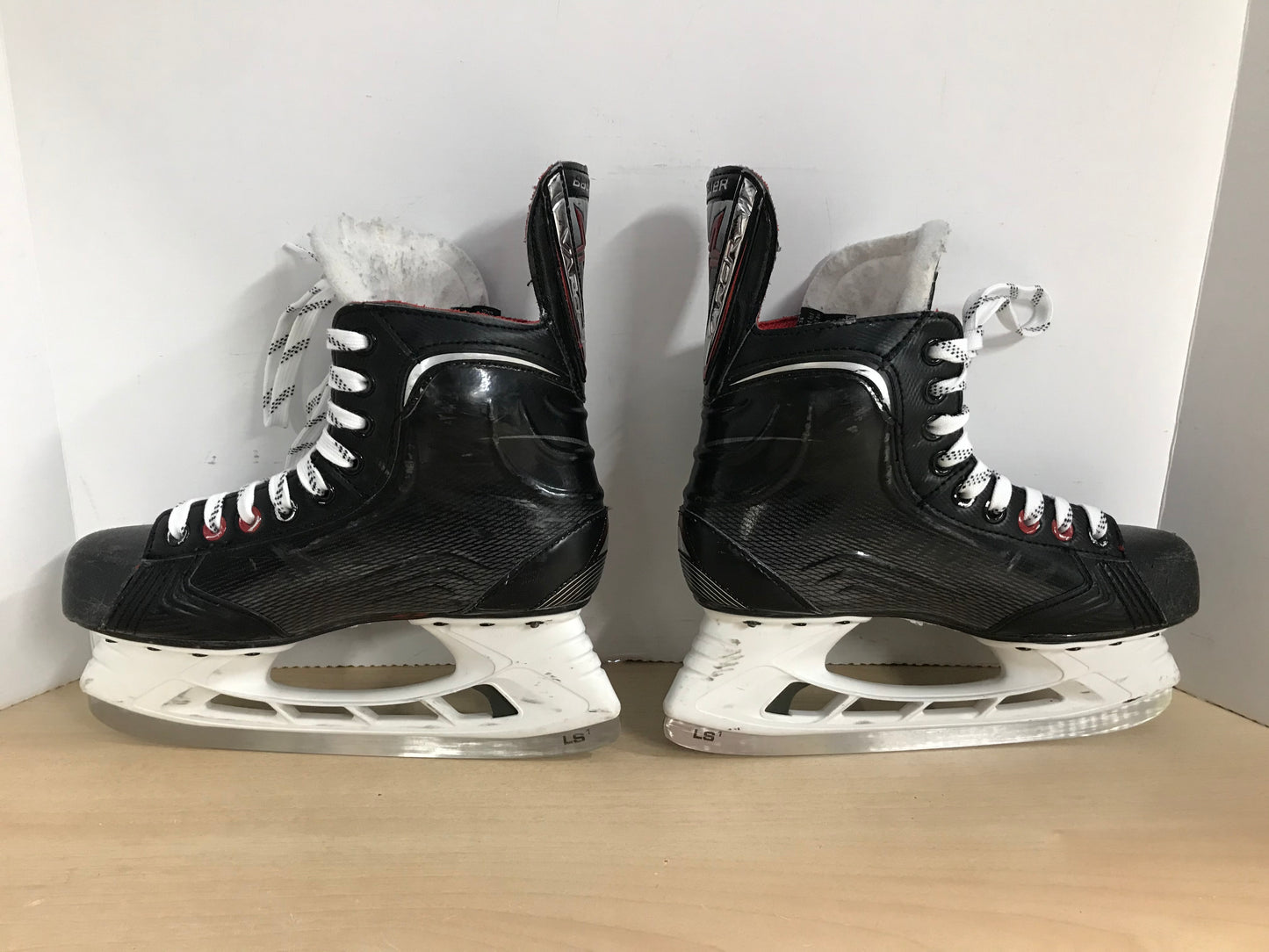 Hockey Skates Child Size 6.5 Shoe Size Bauer Vapor X Select Junior Lightspeed