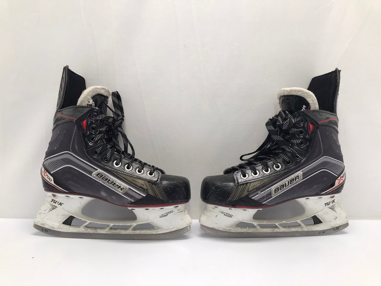 Hockey Skates Child Size 6 Junior Bauer Vapor X700 Minor Wear Marks