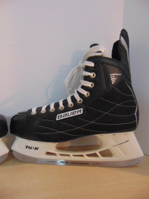 Hockey Skates Men's Size 11.5 Shoe Size Bauer Nexus 22 New Demo Model