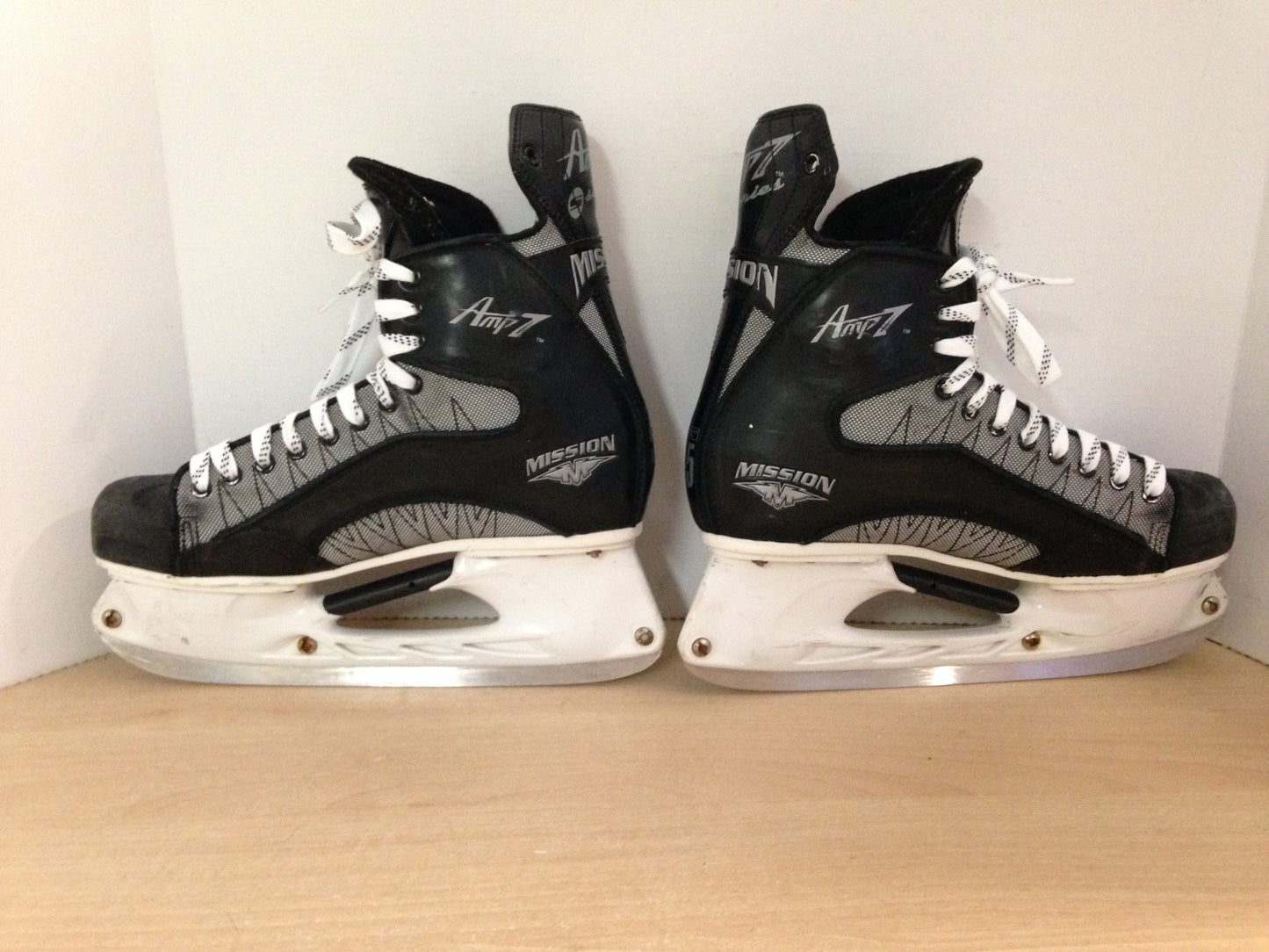 Hockey Skates Men's Size 11 Shoe Size Mission Amp 7 Fantastic Quality
