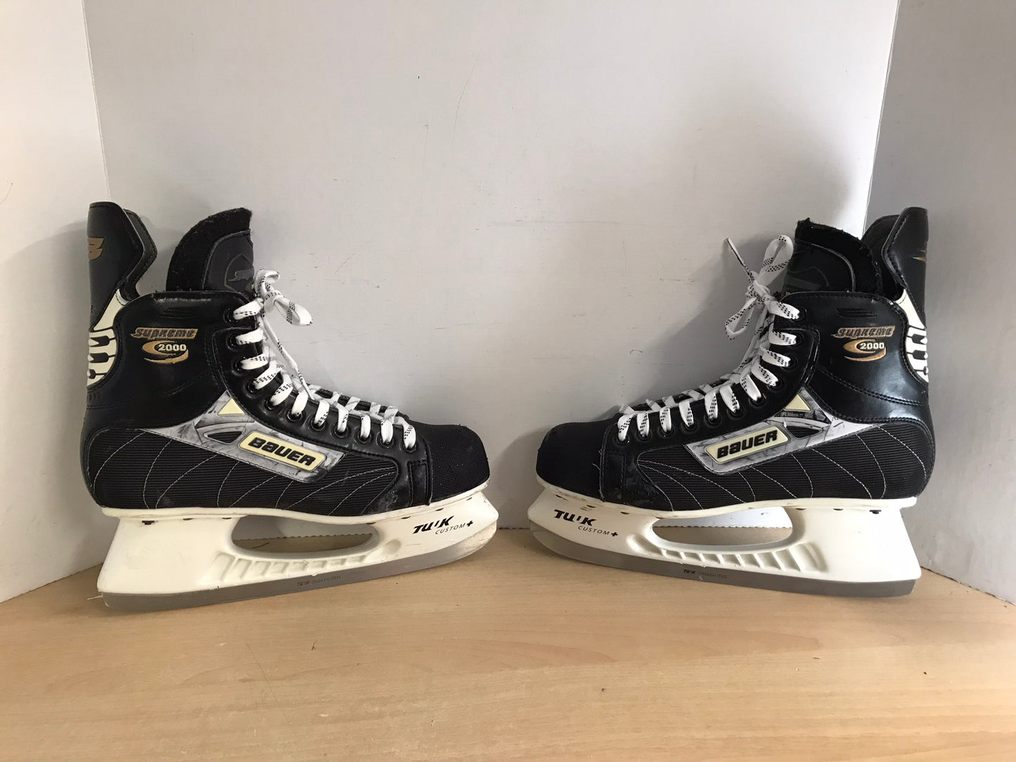 Hockey Skates Men's Size 12 Shoe Size Bauer Supreme 2000 Minor Wear
