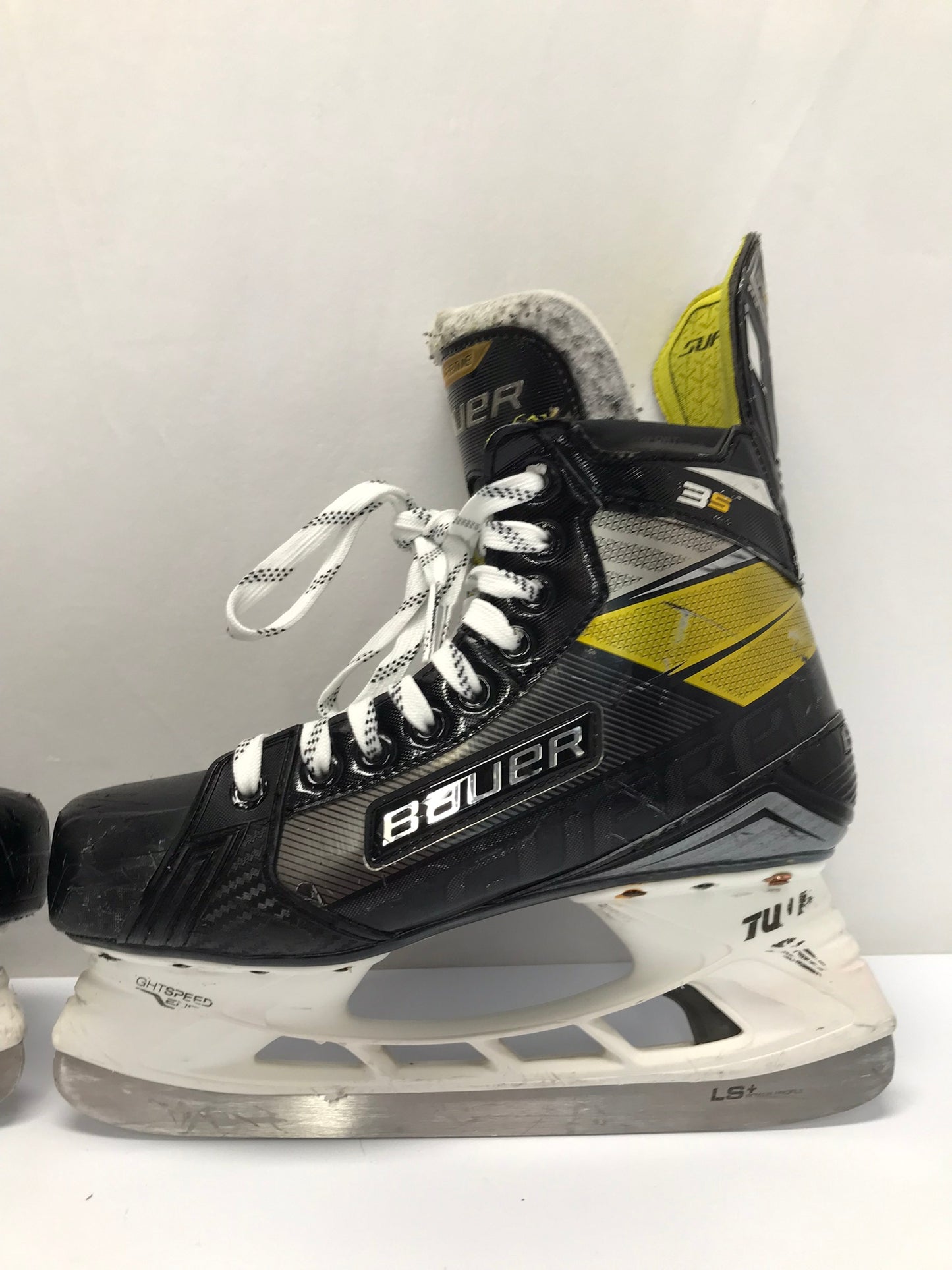 Hockey Skates Men's Size 7 Shoe Size BAUER SUPREME 3S GHT Speed Blades Minor Wear