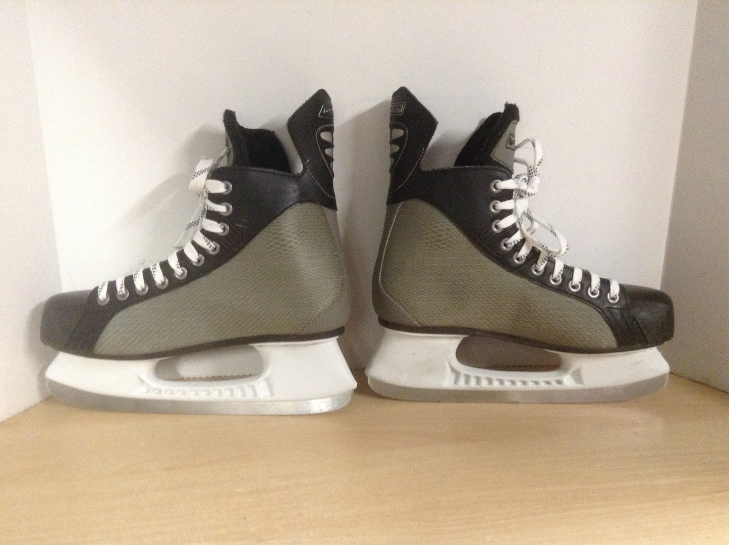 Hockey Skates Men's Size 7 Shoe Size Bauer Supreme Nike