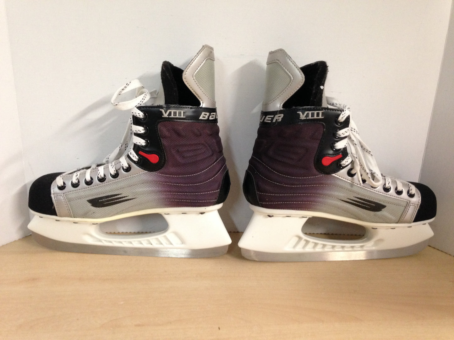 Hockey Skates Men's Size 8.5 Shoe Size Bauer Vapor VIII As New