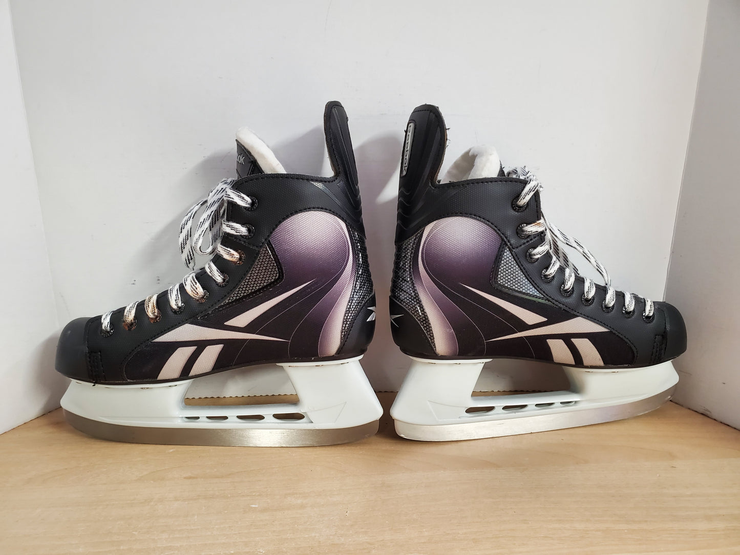 Hockey Skates Men's Size 8.5 Shoe Size Reebok Fitlite 2K Skates are as new Lace hooks have wear.