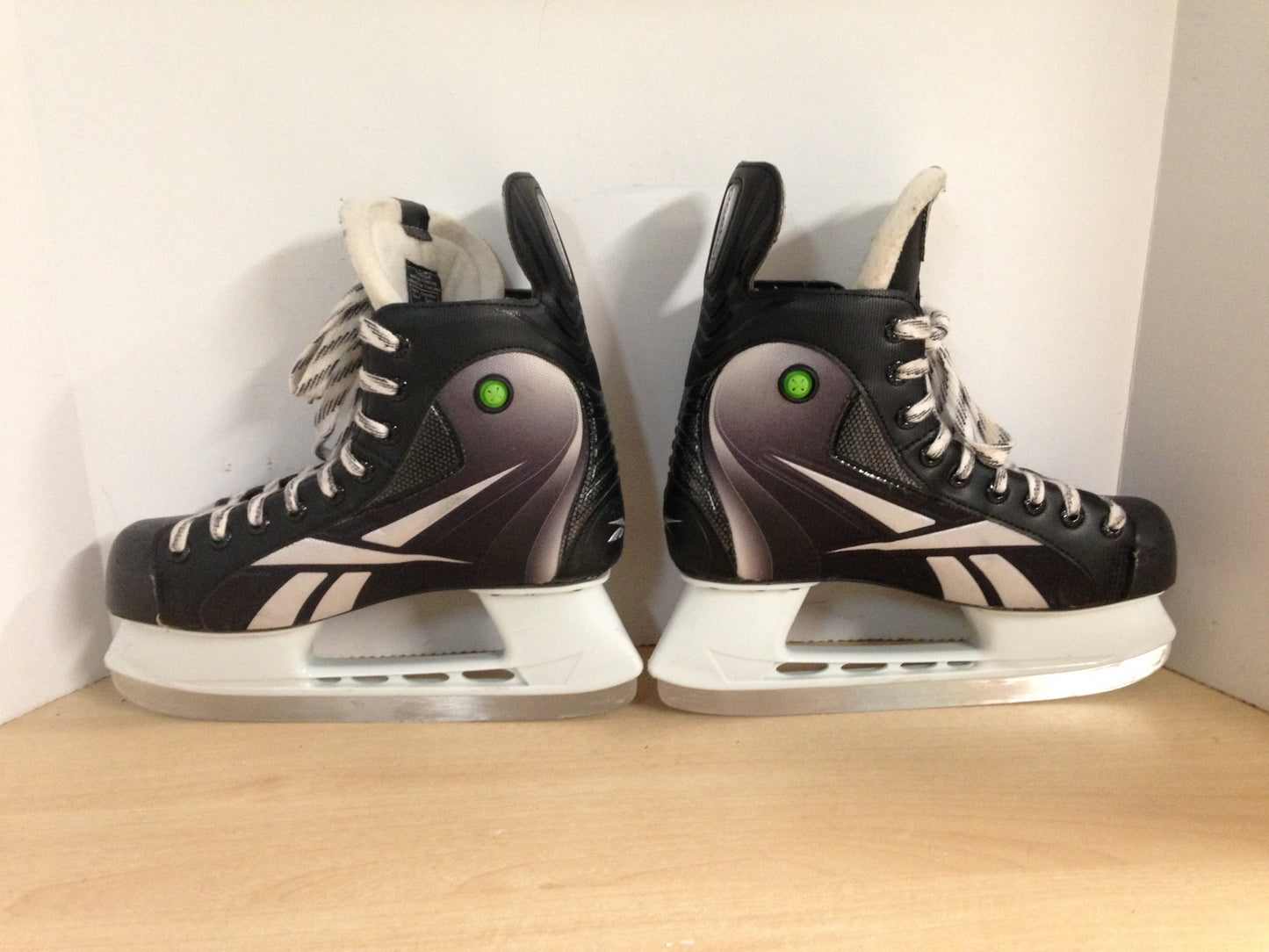Hockey Skates Men's Size 8.5 Shoe Size Reebok Pump As New