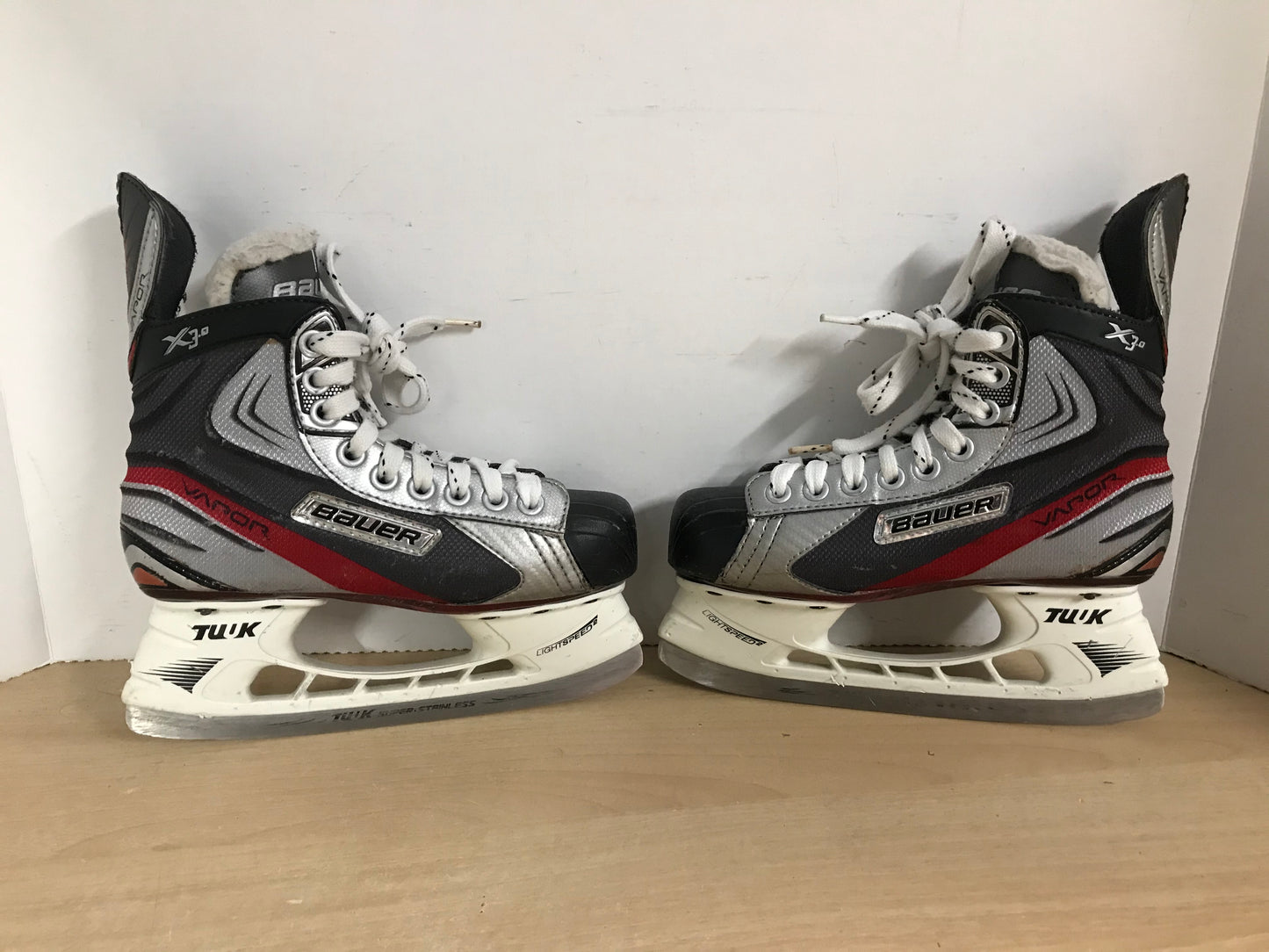 Hockey Skates Size 3 Shoe Size Bauer Vapor X3.0 Lightspeed