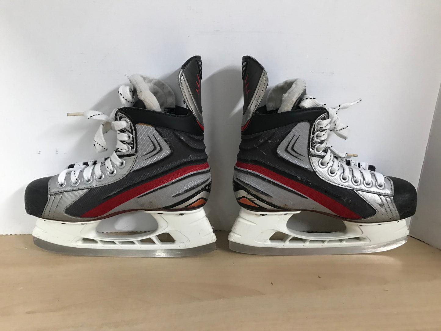 Hockey Skates Size 3 Shoe Size Bauer Vapor X3.0 Lightspeed