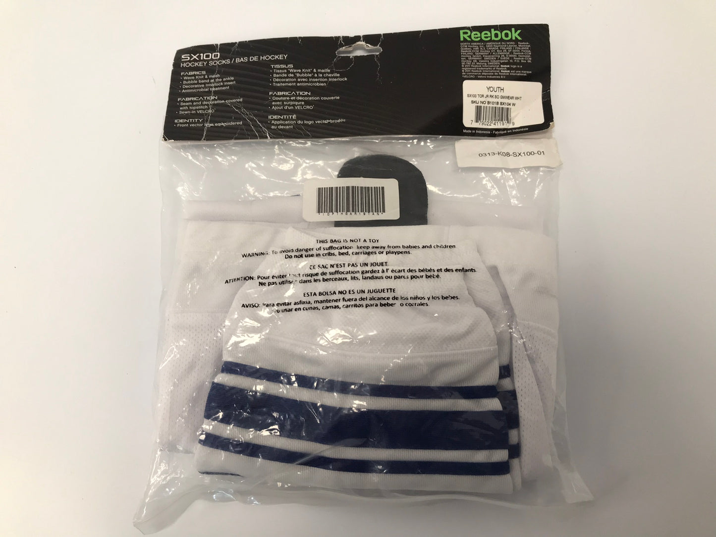 Hockey Socks Child Size 24 inch Intermediate NEW Reebok White Blue In Package Two velcro fasteners interlock inserts