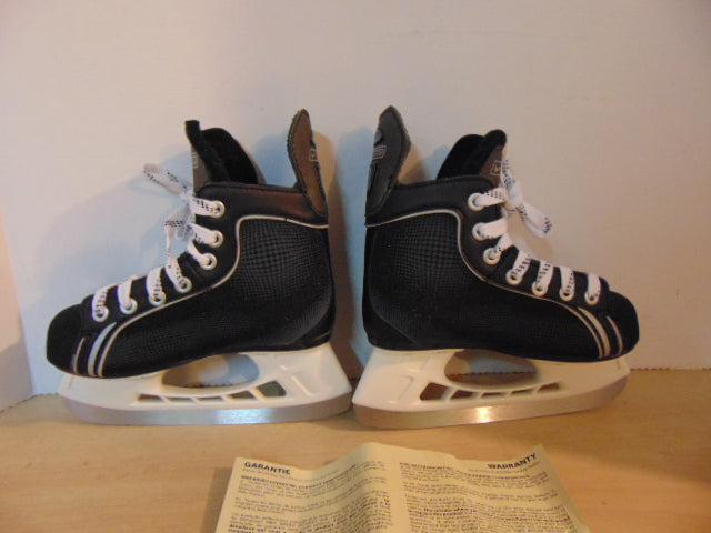Hockey Skates Child Size 13 Shoe Size Bauer Nike Supreme New Demo Model