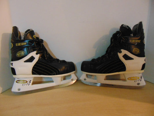 Hockey Skates Child Size 5.5 Shoe Size CCM Tacks